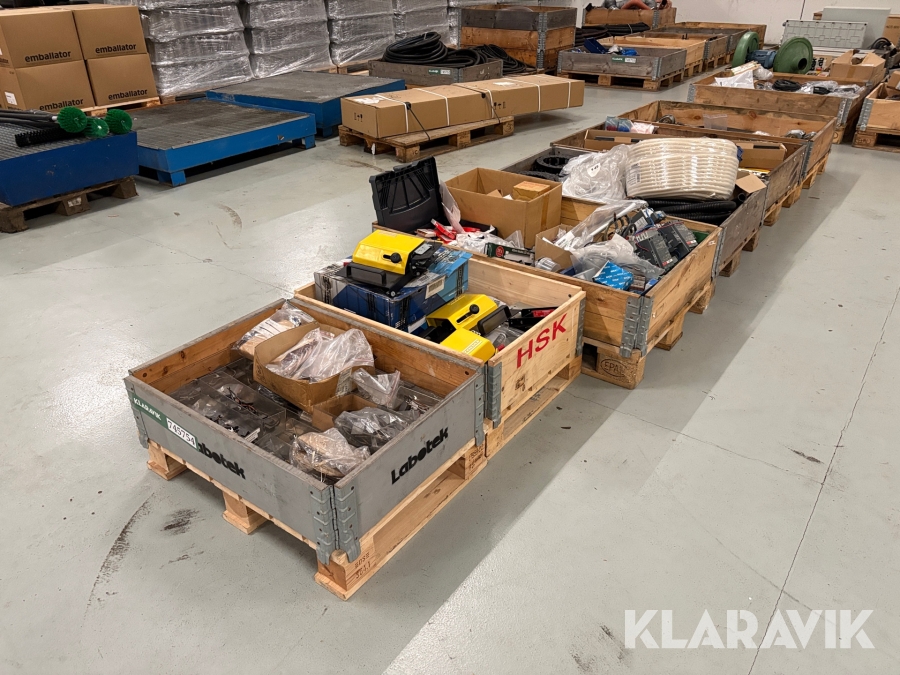 Samlet lot med industrikomponenter