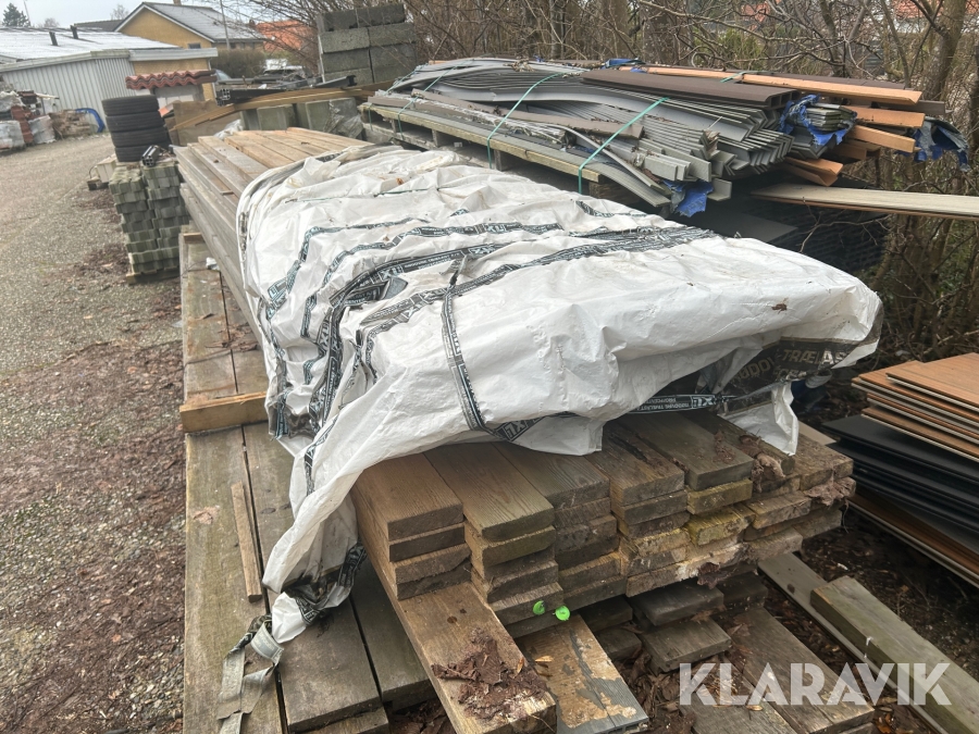 Fyrtræ 380 løbende meter cirka 83–127 styk, Vejle, Klaravik