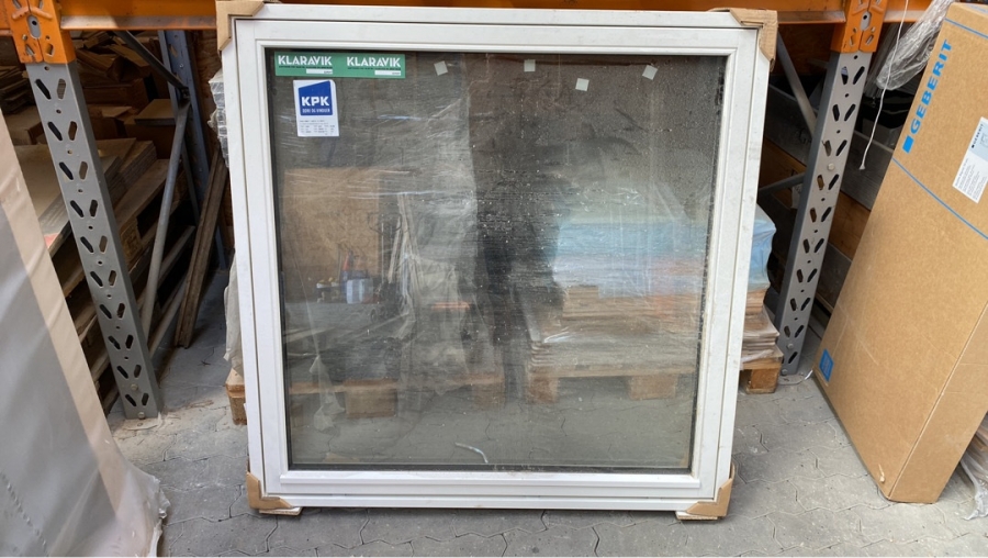 Vindue træ 117,5 x 117,5 cm