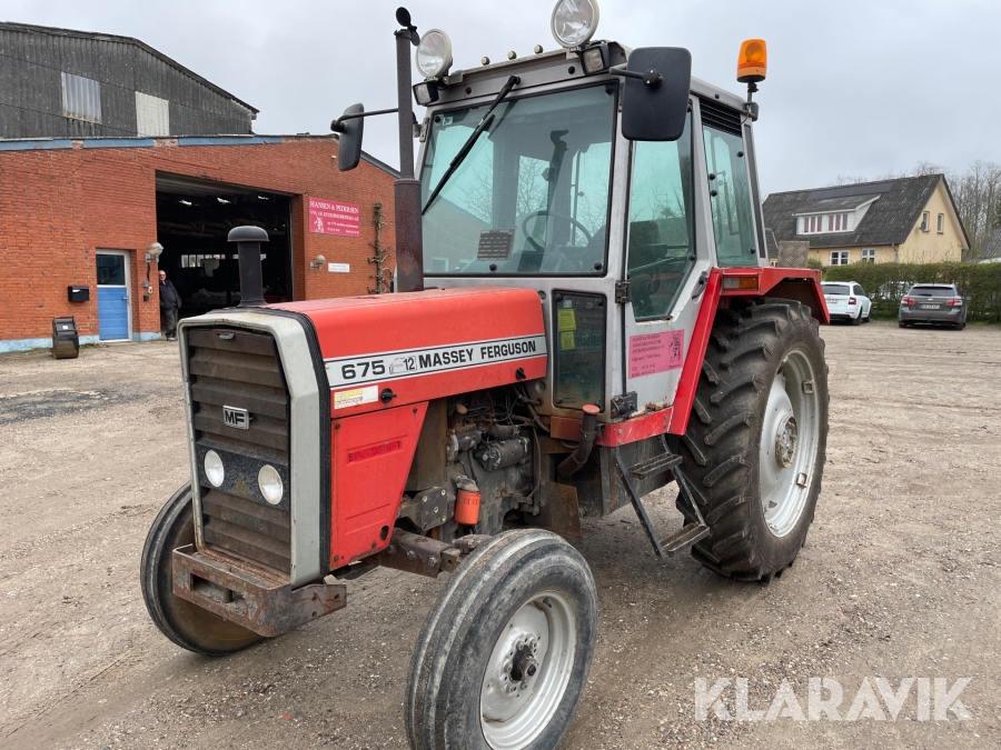 Traktor Massey Ferguson 675