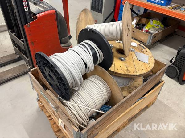 Assorterede kabler og ledninger - 1 palle