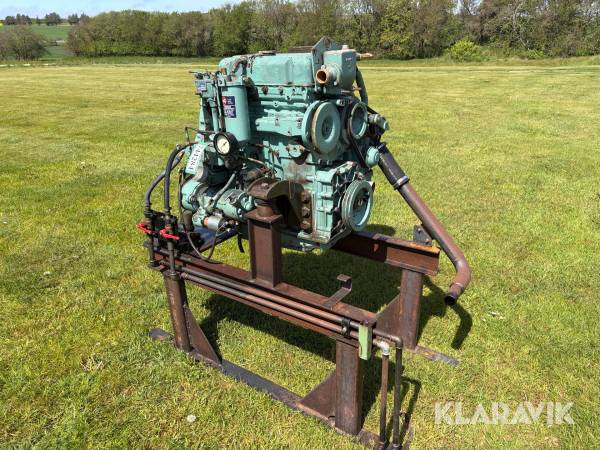 Motor Detroit Diesel 3-53 med motorstand