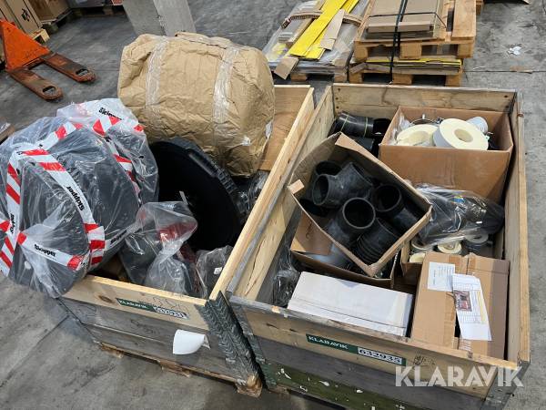 Lot - VVS, rør, rørbærere og øvrigt - 2 paller