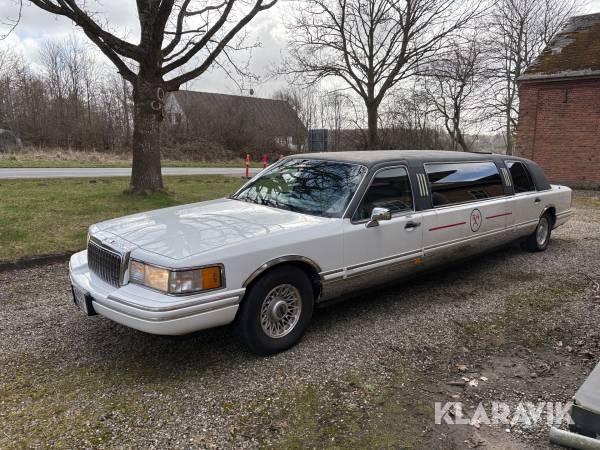 Limousine Lincoln Town Car 