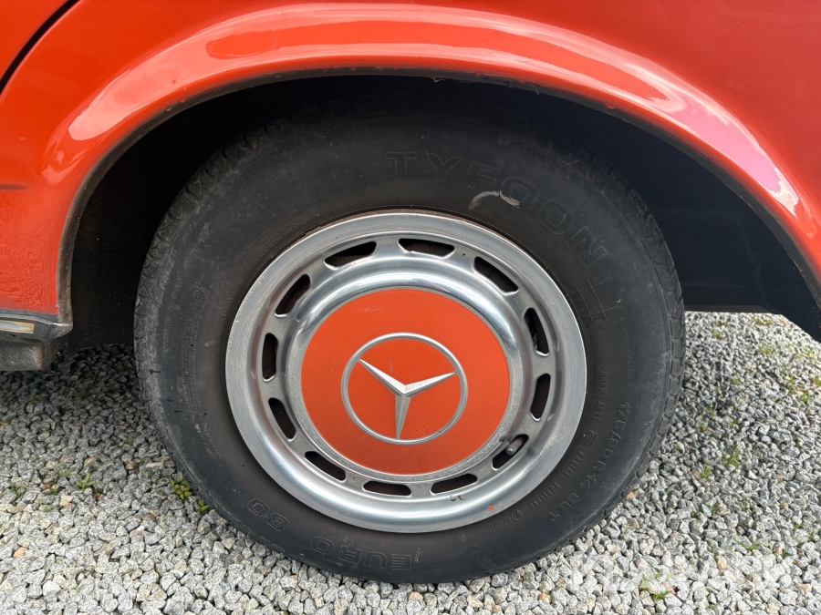 Veteranbil Mercedes-Benz 240 D