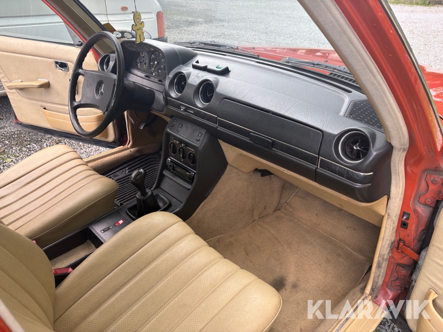 Veteranbil Mercedes-Benz 240 D