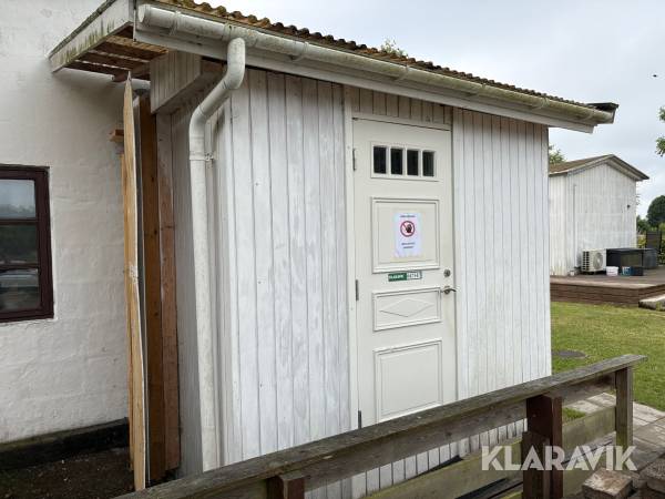 Flytbar badeværelsesbygning med bad og toilet