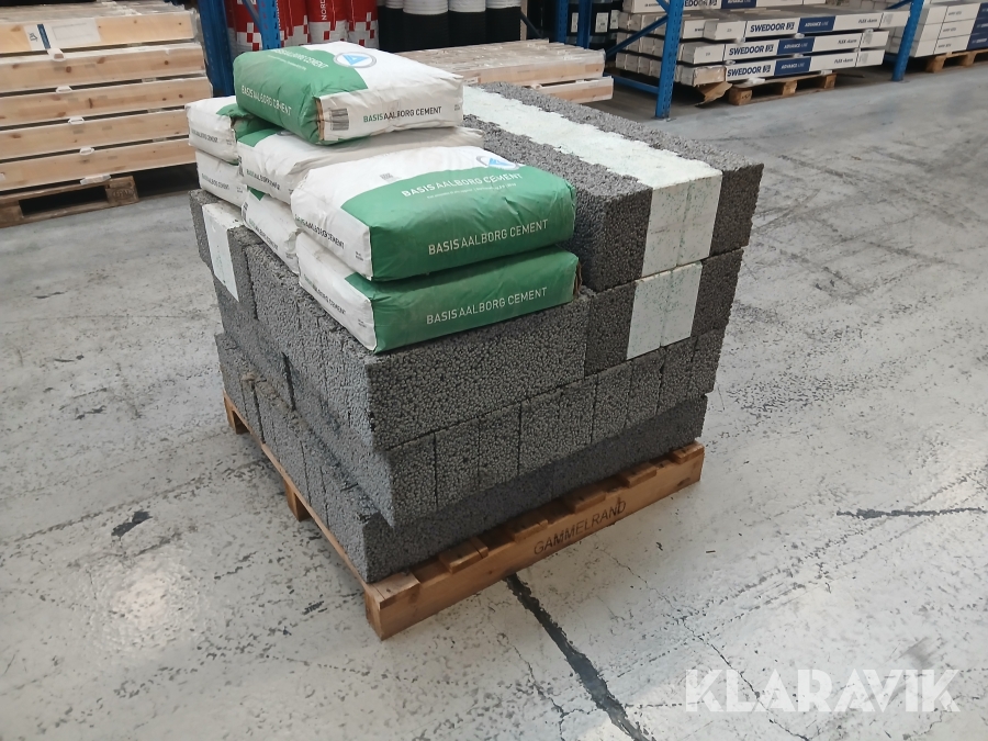 Byggematerialer Leca 42 Styk 10 cm, 5 Styk Leca Term 49 cm og 7 Poser Cement