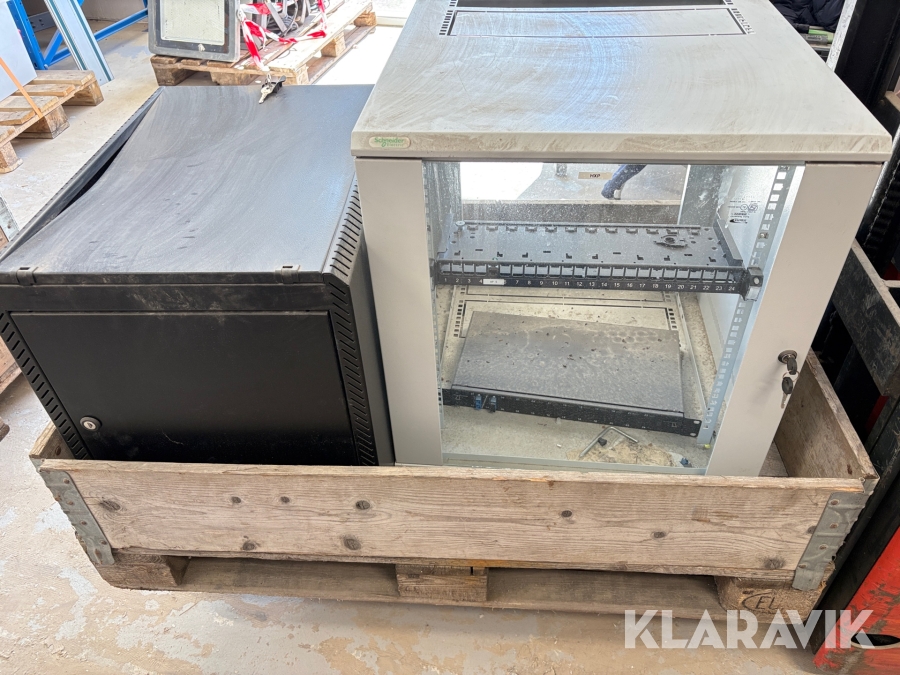 Rackskabe Schneider og BKT 2 styk