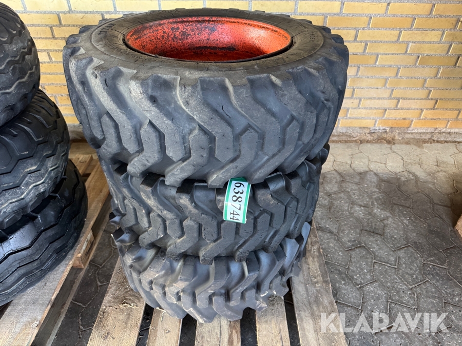 Dæk Titan Trac loader