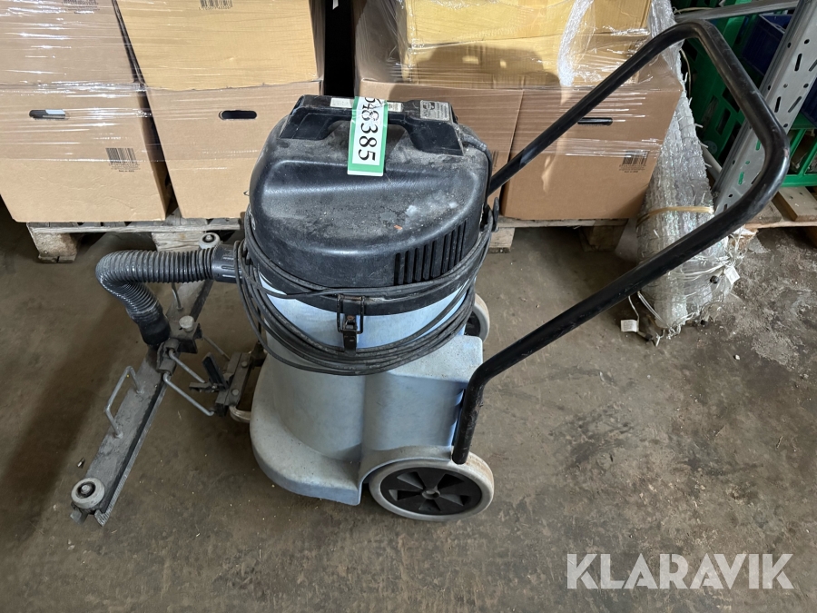 industristøvsuger med sugeskraber Numatic