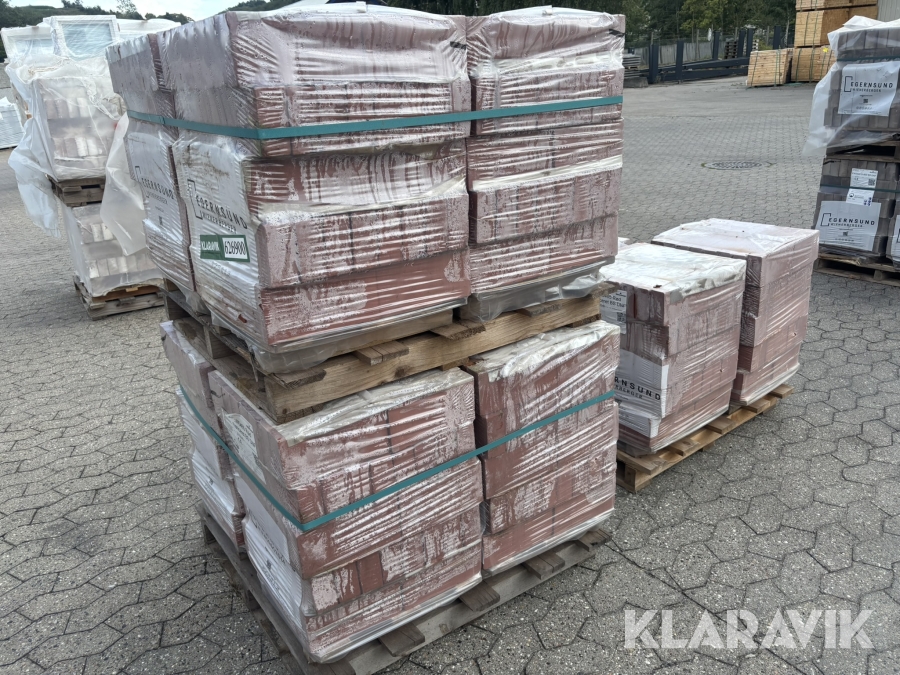 Mursten  EW0465 Rød 880 stk 11 hoveder og lidt løse på paller