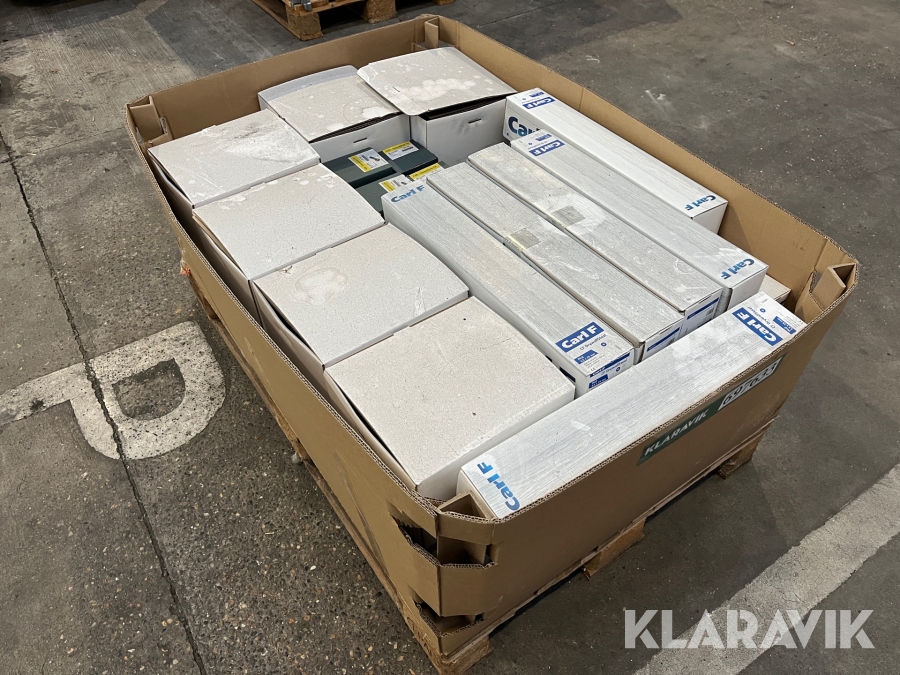 Blandet lot - skruer, gipskruer og søm