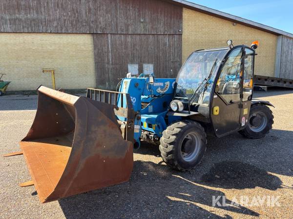 Teleskoplæsser Genie GTH-2506 2500kg - med skovl og gafler