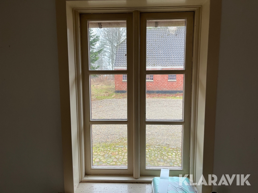 Sprossede Vinduespartier og yderdøre 12 styk vinduer - 2 styk døre