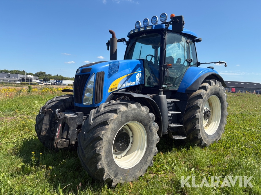 Traktor New Holland T8040