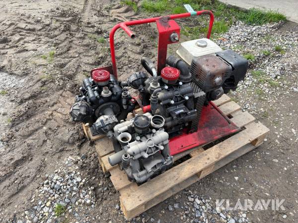 Benzindrevet membranpumpeanlæg Frederikshavn Motor Compagni A/S AV 1 styk motor og 3 styk pumper