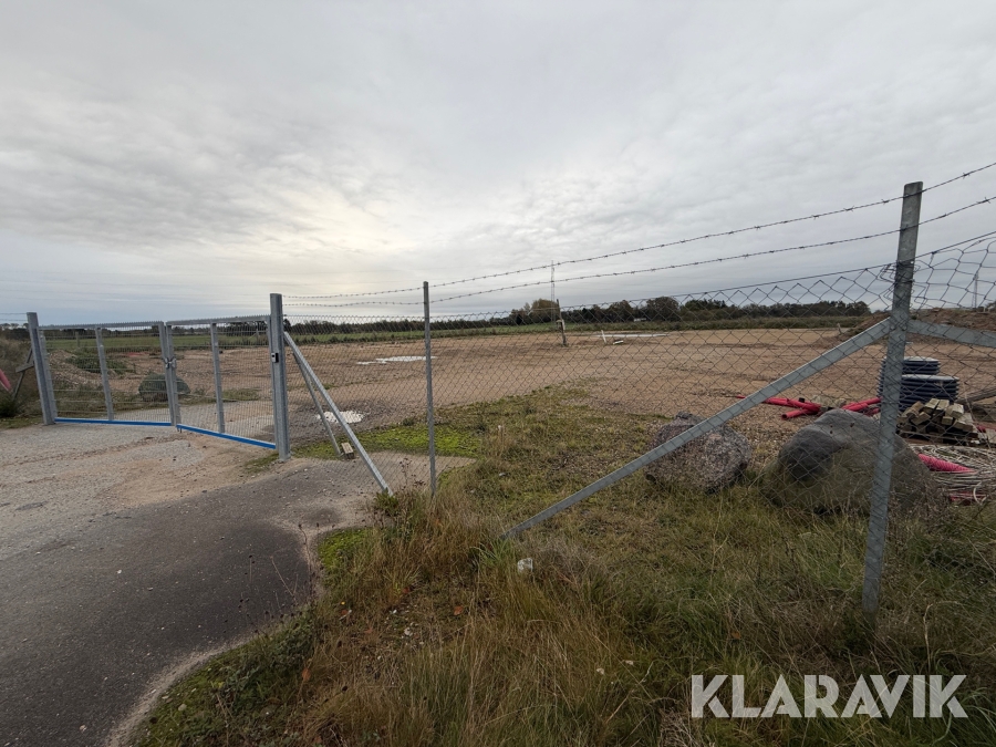 Hegn med dør og porte, Ishøj, ca. 380 meter