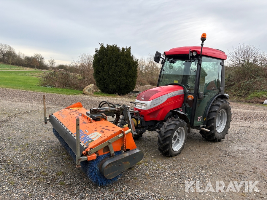 Minitraktor McCormick GM45 med kost