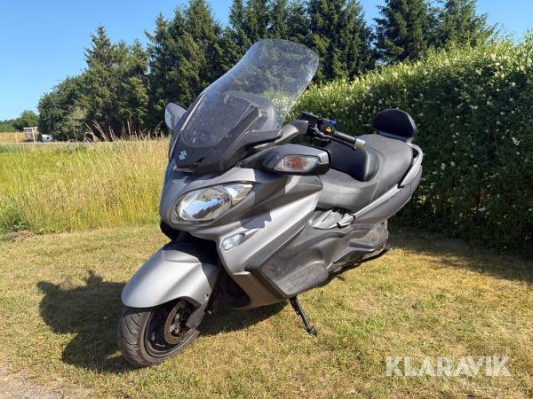 Motorcykel Suzuki Burgman 650 - Executive