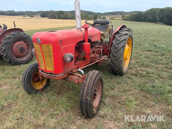 Veterantraktor David Brown 880 implematic