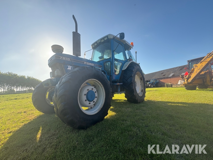 Traktor Ford 7810