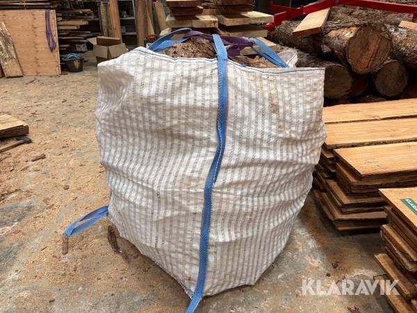 Big back med med brænde af lærke træ