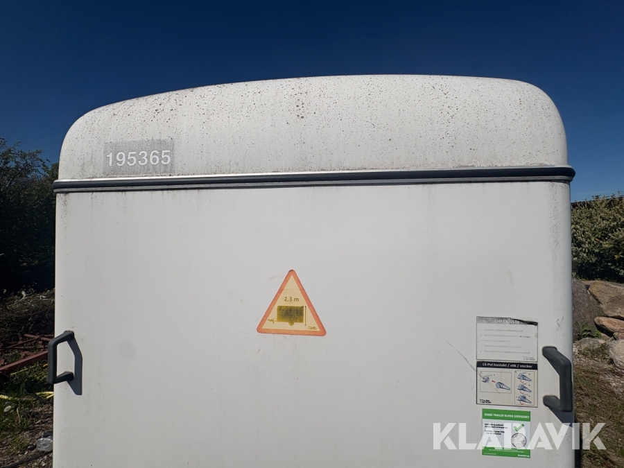 Lukket trailer Brenderup C05