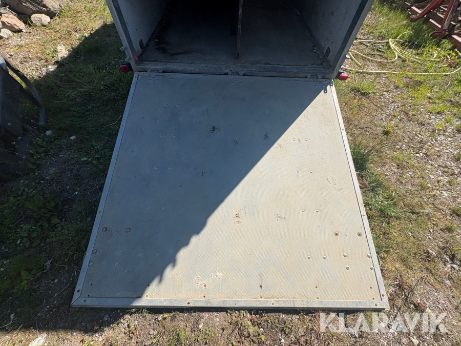 Lukket trailer Brenderup C05