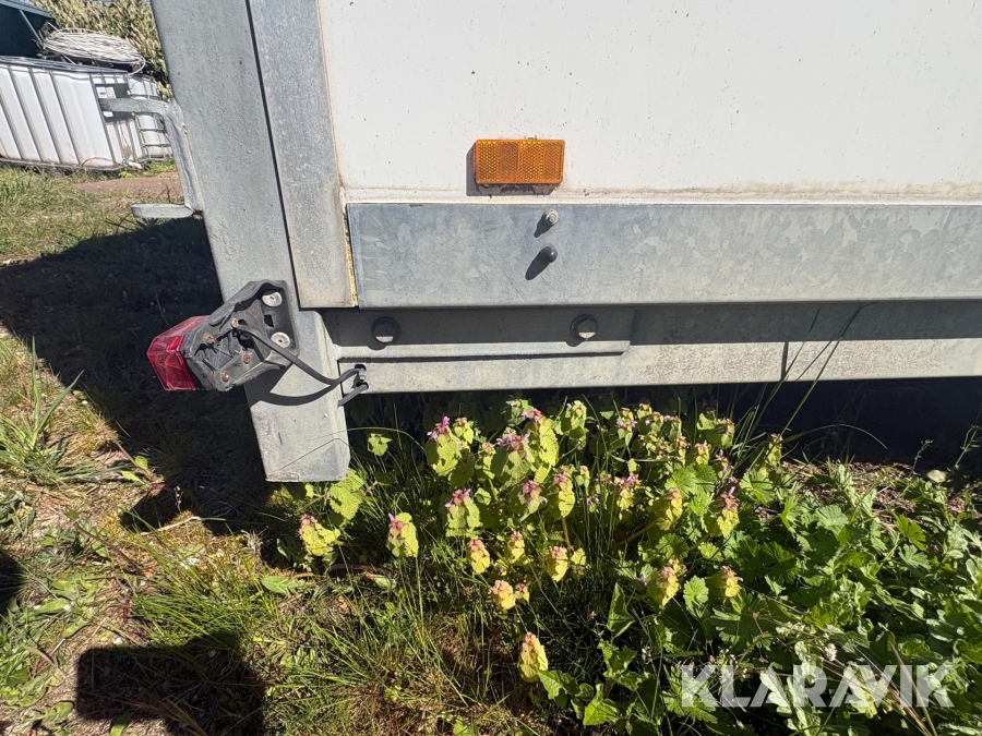 Lukket trailer Brenderup C05