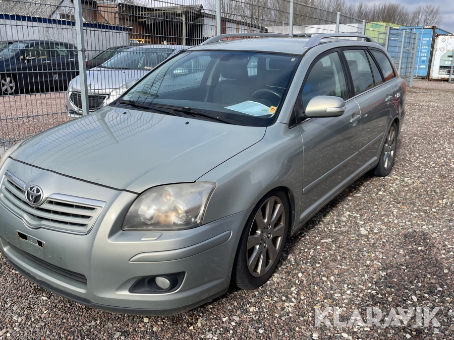 Toyota Avensis 2,2 St-car D-4D T25