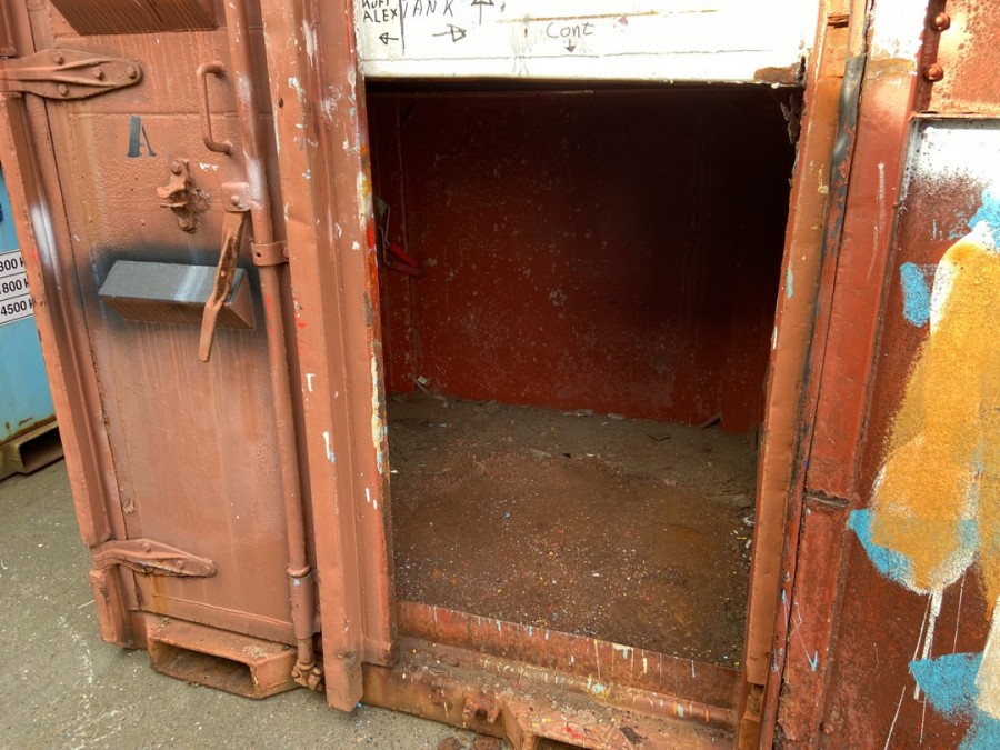 Container