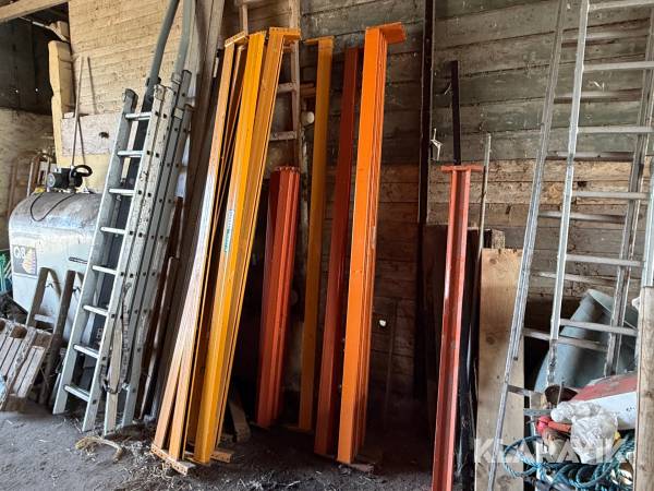 Assorterede regler til pallereol - cirka 19 styk