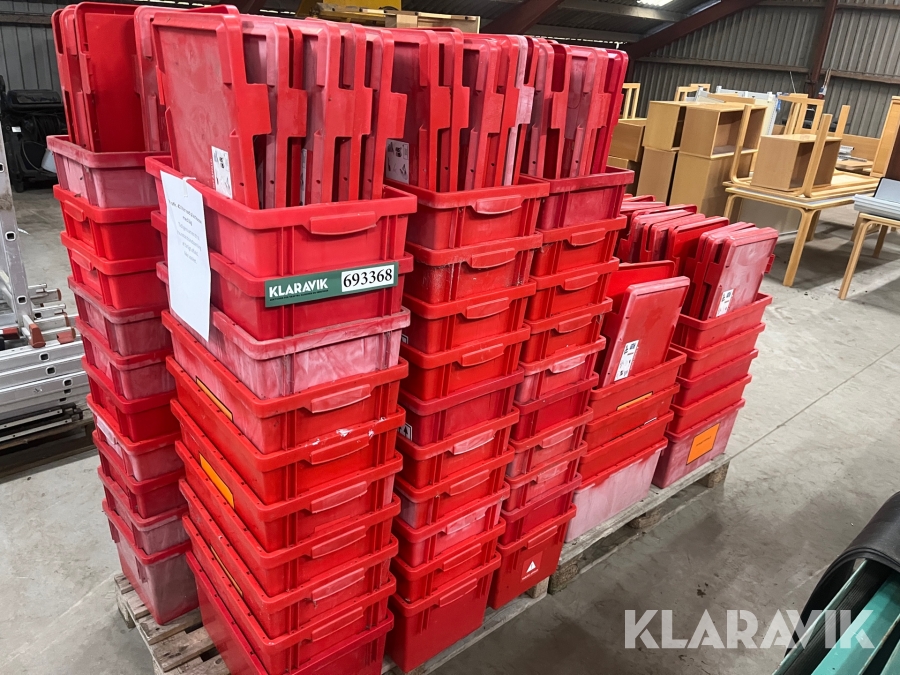 Røde plastkasser Med låg 42liter 70 styk