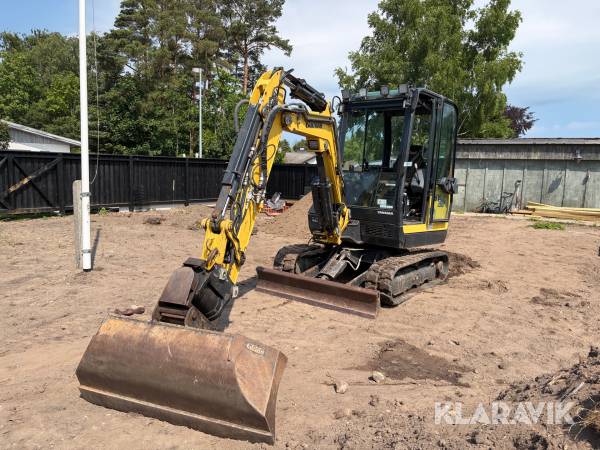 Gravemaskine Yanmar SV26 med skovlpakke og centralsmøring