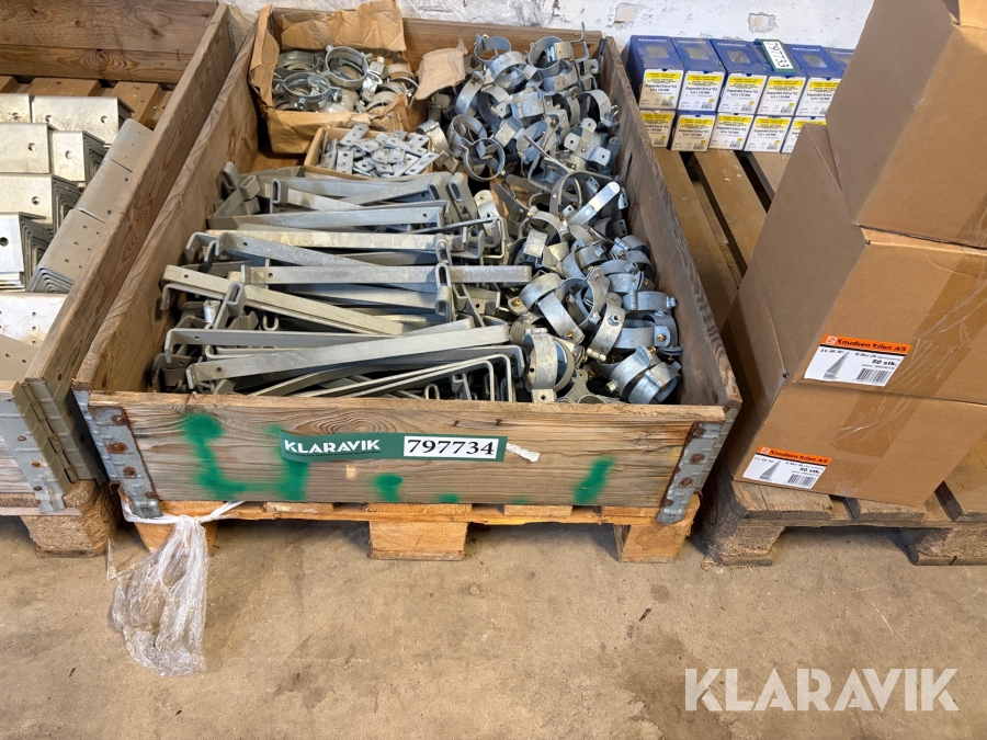 Galvaniserede beslag og holdere, assorterede