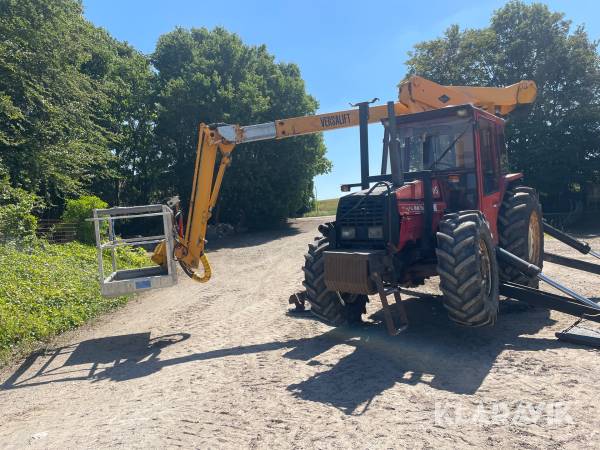 Veterantraktor Volvo BM Valmet 805 med lift