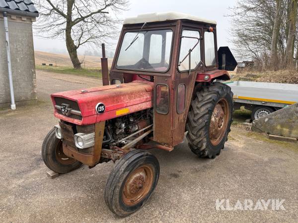 Veterantraktor Massey-Ferguson 135
