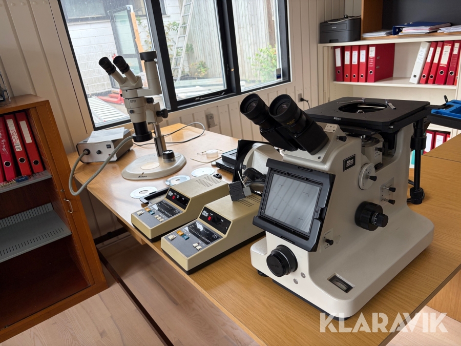 Mikroskop lot med tilbehør Nikon