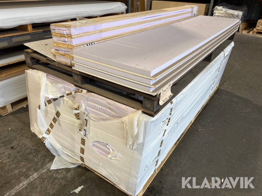 Varmevægsplader inklusiv stolper Bewi - 43x600x2500 mm - 31 plader + 35 stolper