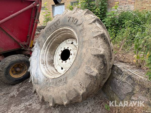 Dæk med fælg og fælg Pirelli TM 800 710/70 R38