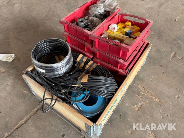 Pærer og magnetspoler samt krympeflex - 8 kasser