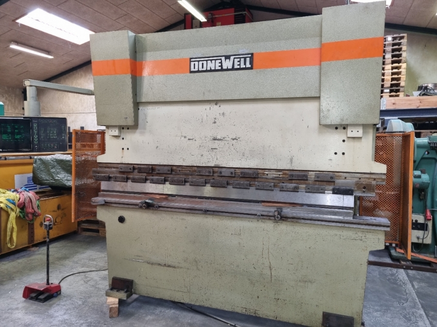 Kantpresser DONE WELL 110T 