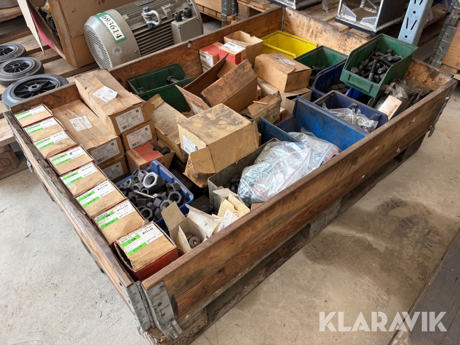 Bolte og møtrikker stål