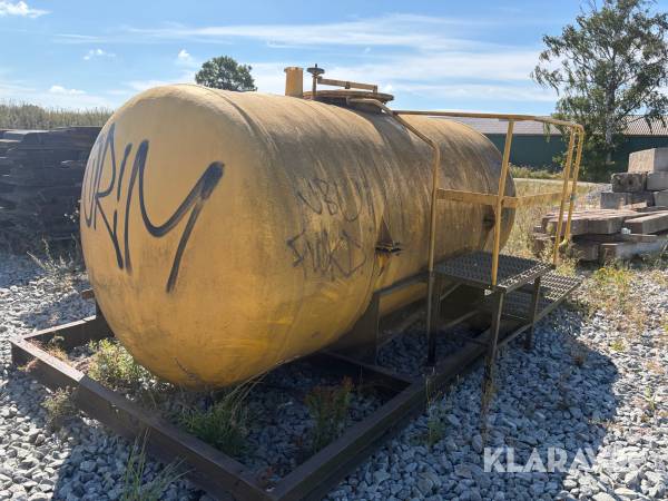Glasfiber tank med solid ramme