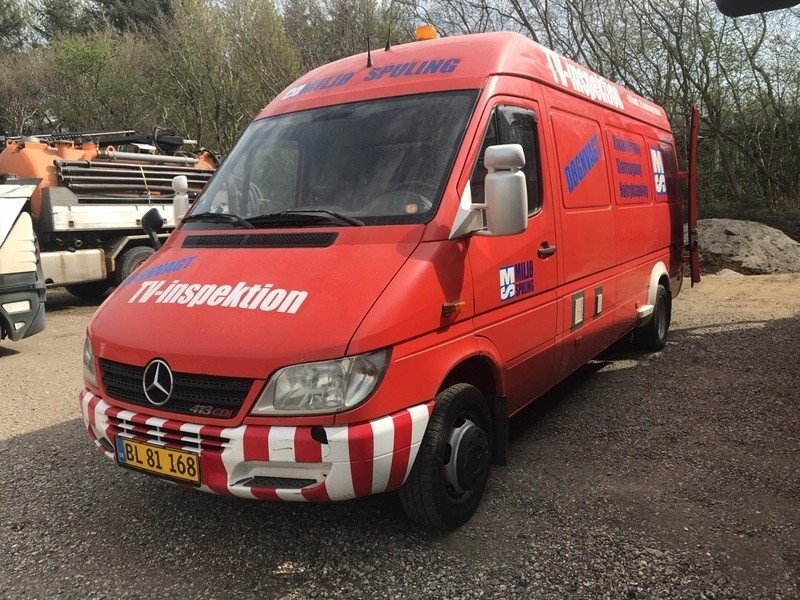 Tv-Inspektionsbil med udstyr
