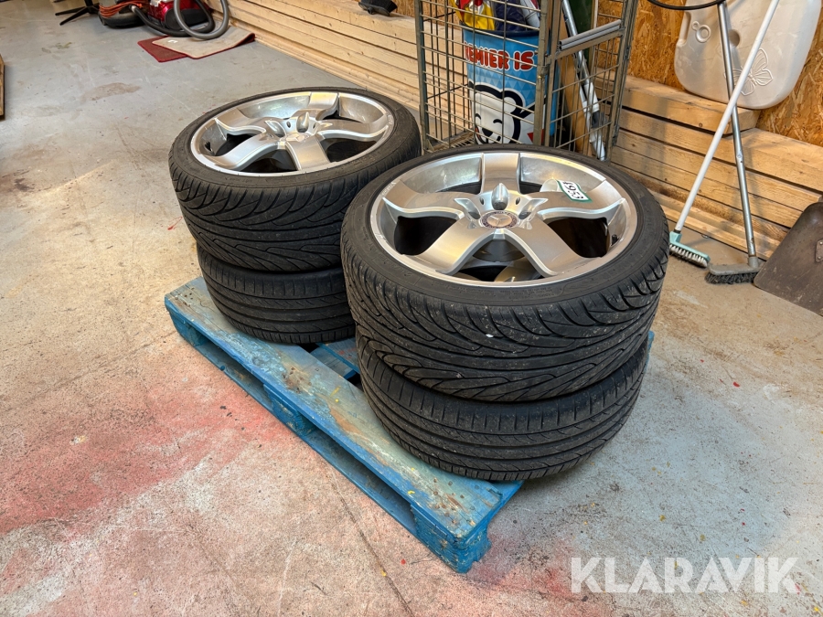 Dæk på aluminiumsfælge Mercedes-Benz 245/35T19. 4 styk 