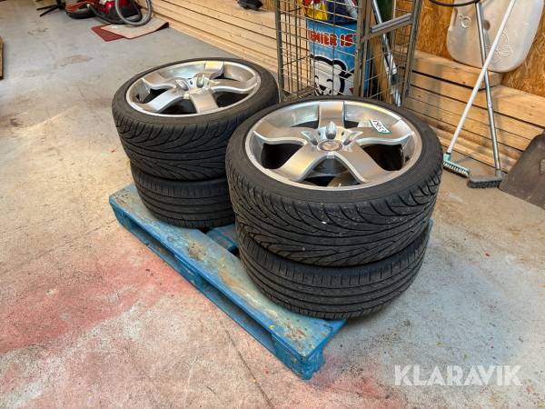 Dæk på aluminiumsfælge Mercedes-Benz 245/35T19. 4 styk 