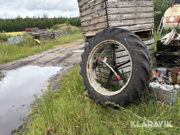 5 armer tvillingehjul Goodyear 12.4-36 - 2 styk
