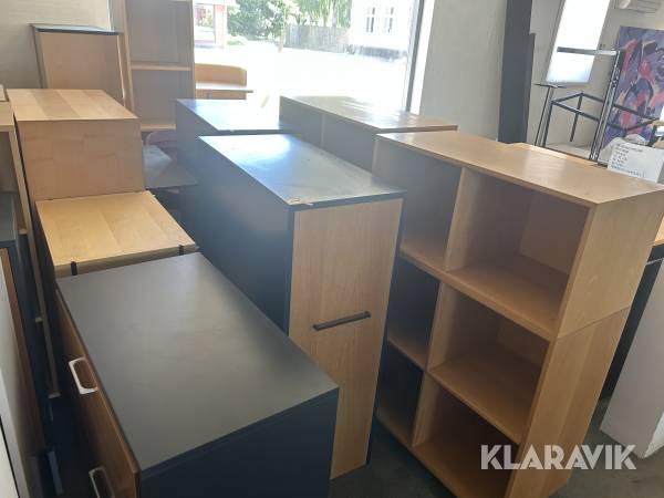 Kontormøbler 16 styk Samt 8 stole
